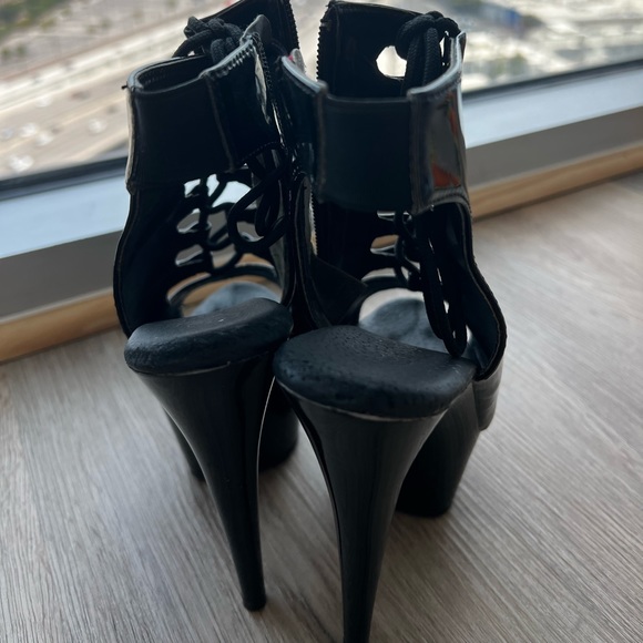 Black Heels - Picture 3 of 4